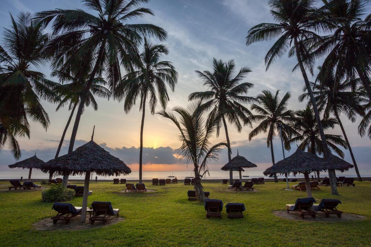 Neptune Paradise Beach Resort & Spa Galu Esterno foto
