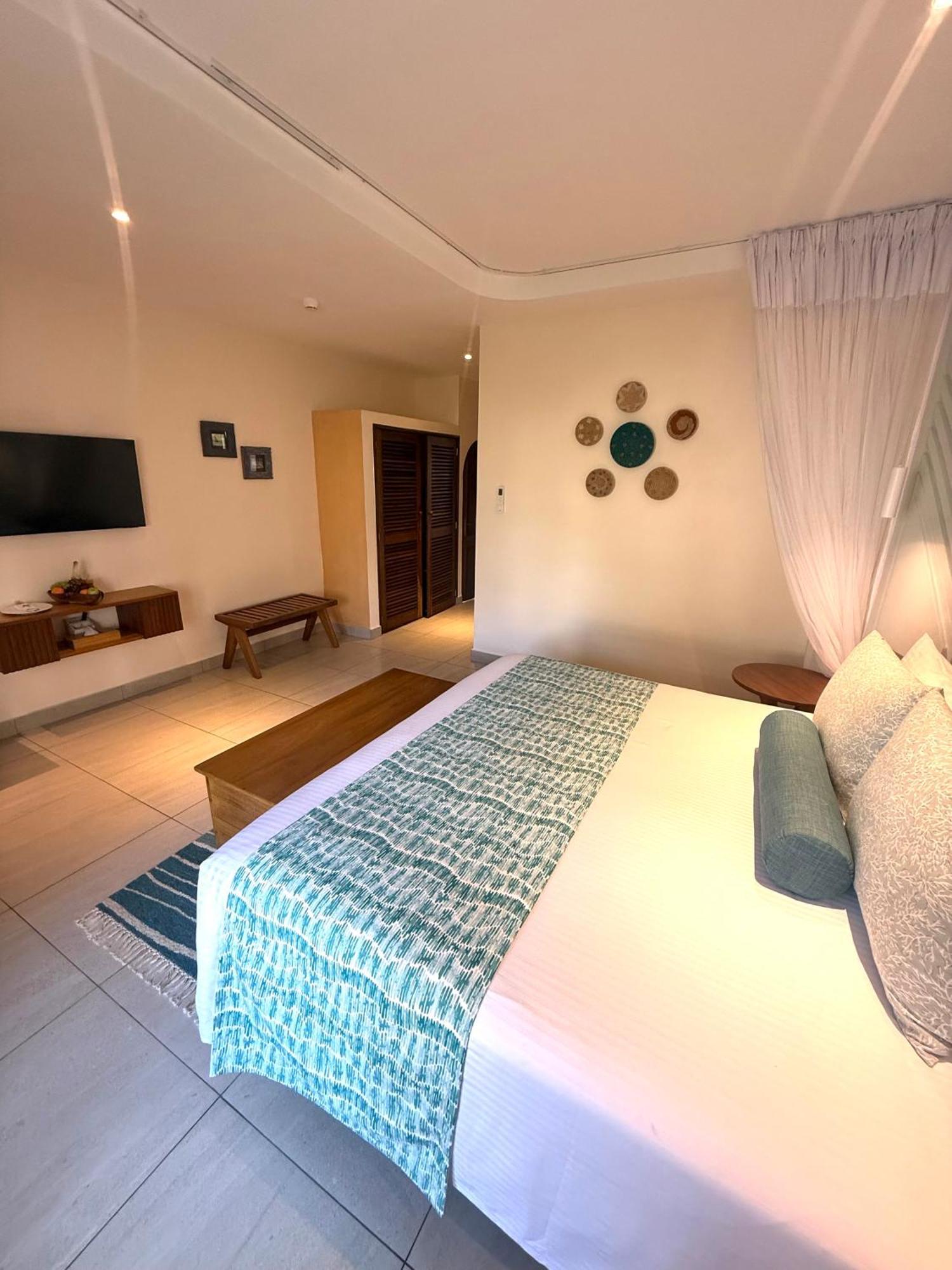 Neptune Paradise Beach Resort & Spa Galu Esterno foto