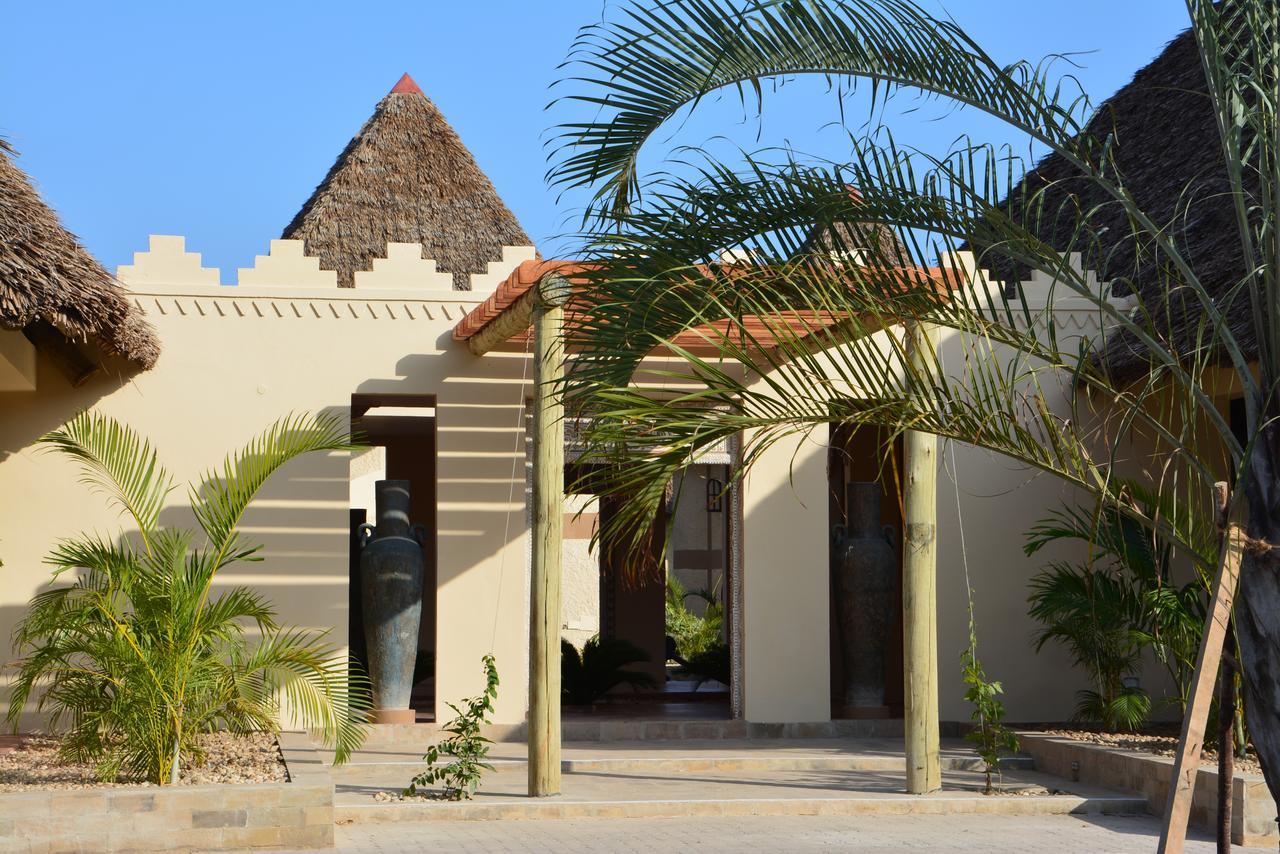 Neptune Paradise Beach Resort & Spa Galu Esterno foto
