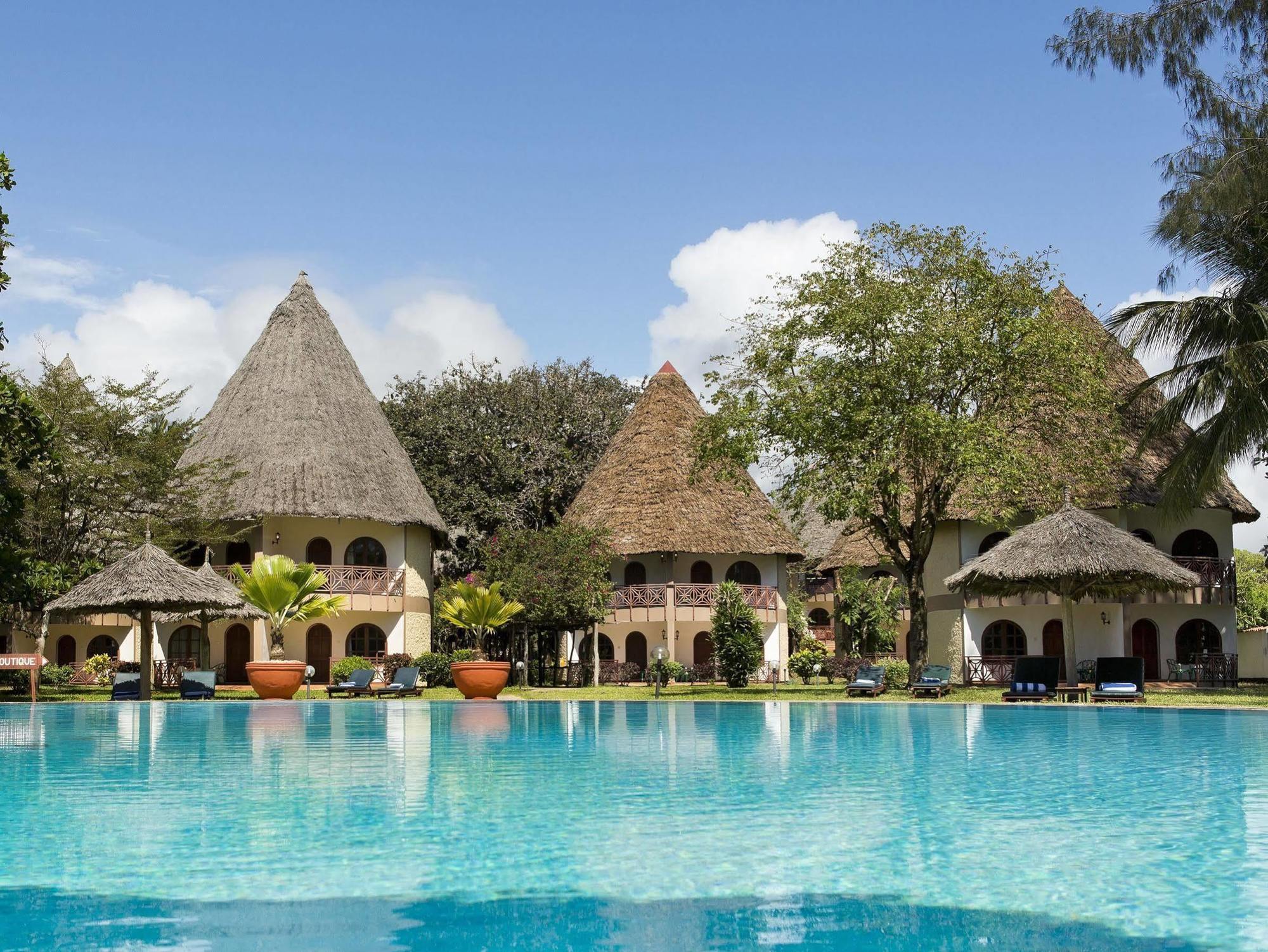Neptune Paradise Beach Resort & Spa Galu Esterno foto
