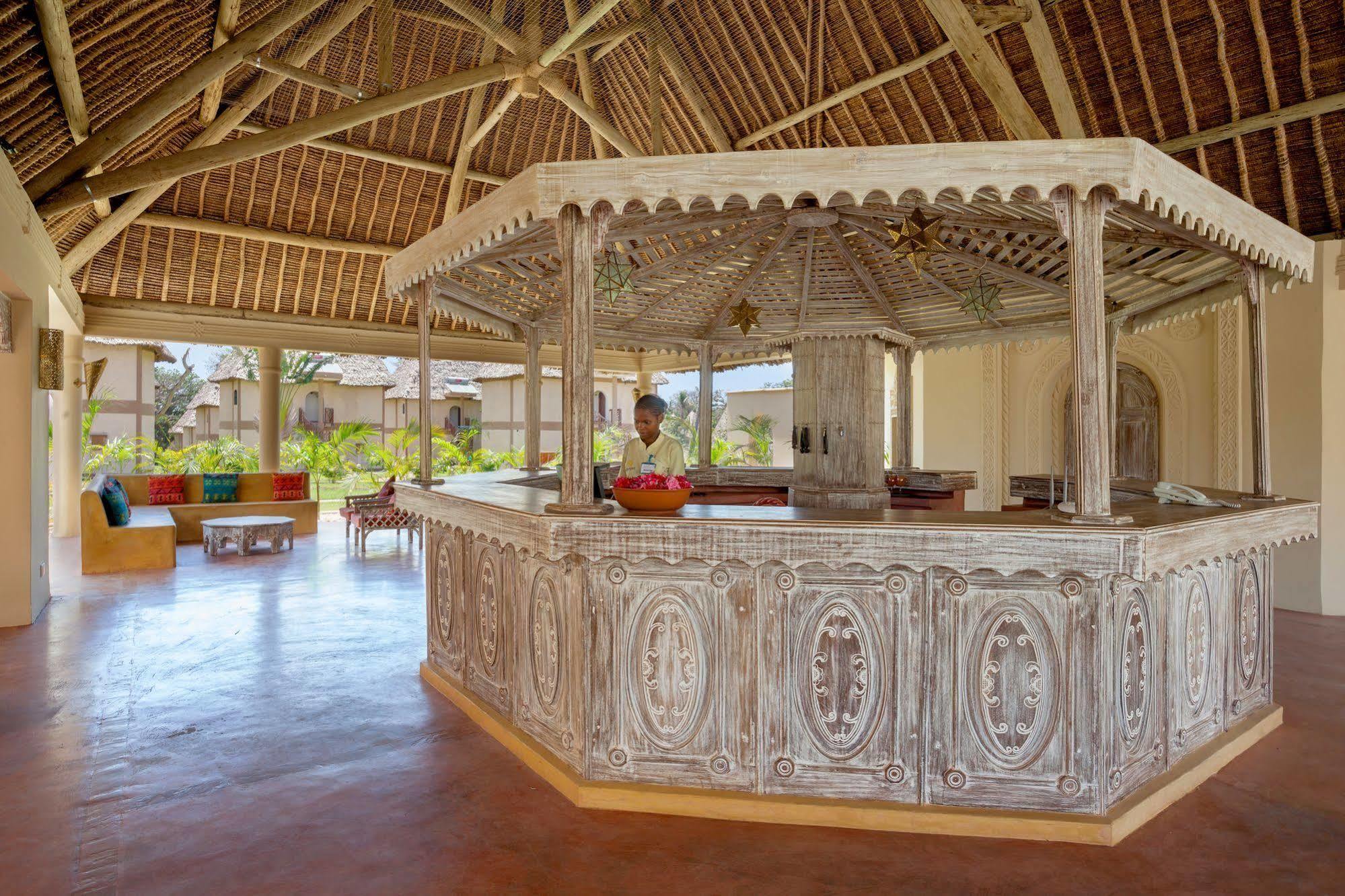 Neptune Paradise Beach Resort & Spa Galu Esterno foto