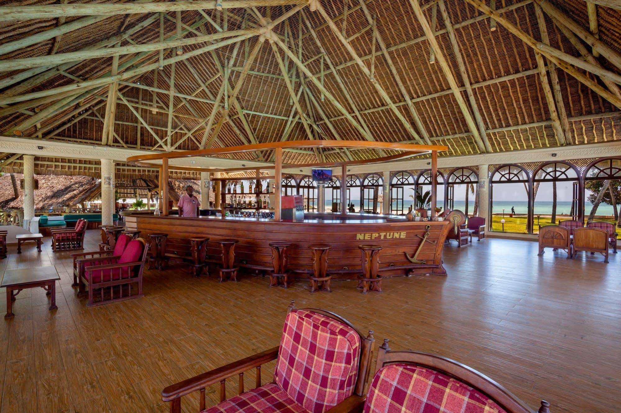 Neptune Paradise Beach Resort & Spa Galu Esterno foto