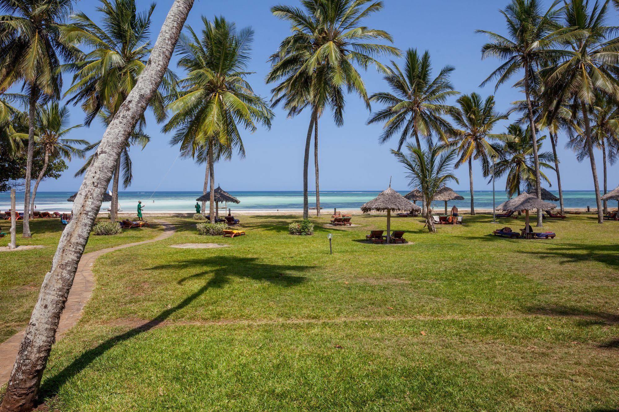 Neptune Paradise Beach Resort & Spa Galu Esterno foto