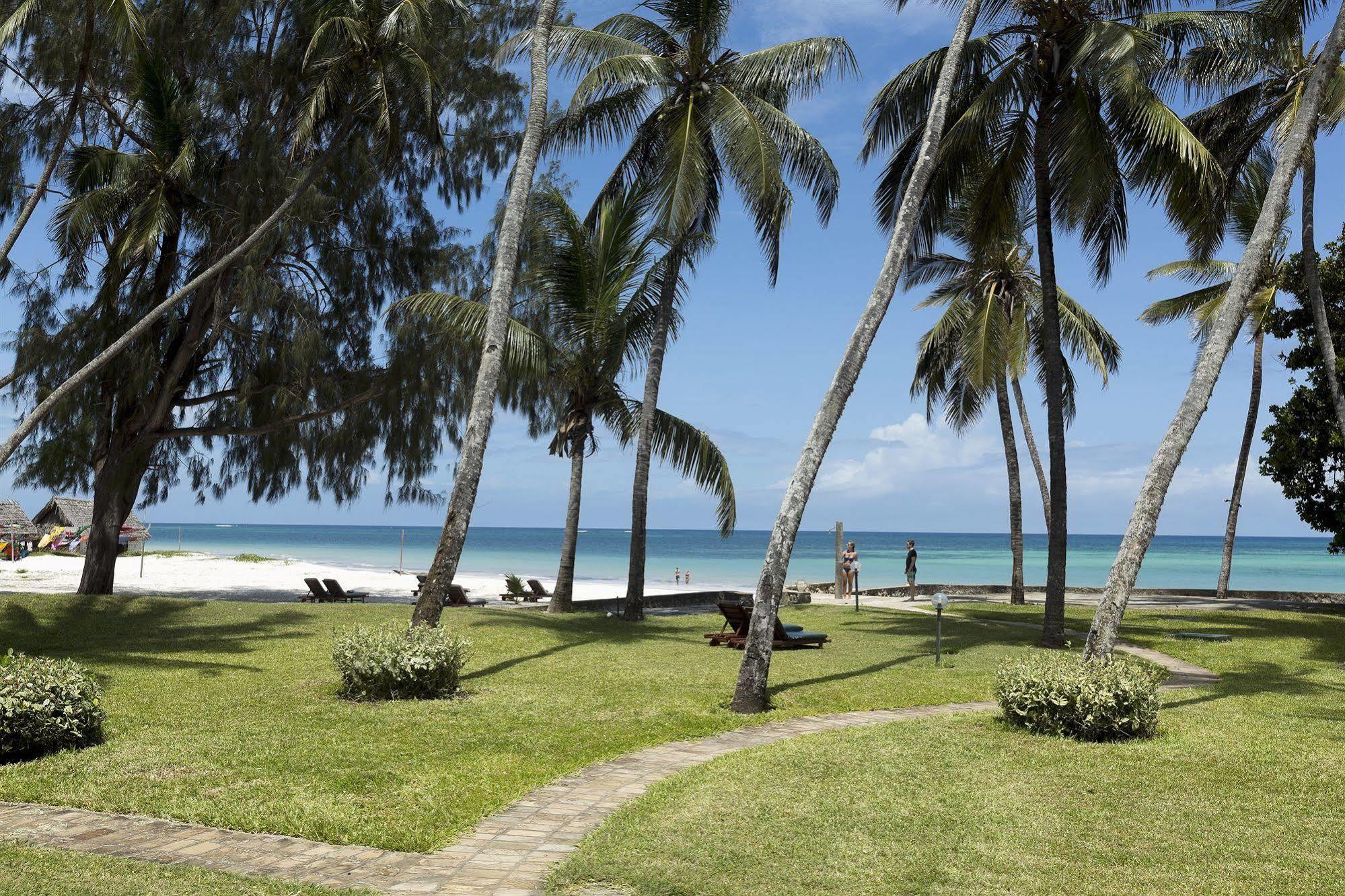 Neptune Paradise Beach Resort & Spa Galu Esterno foto