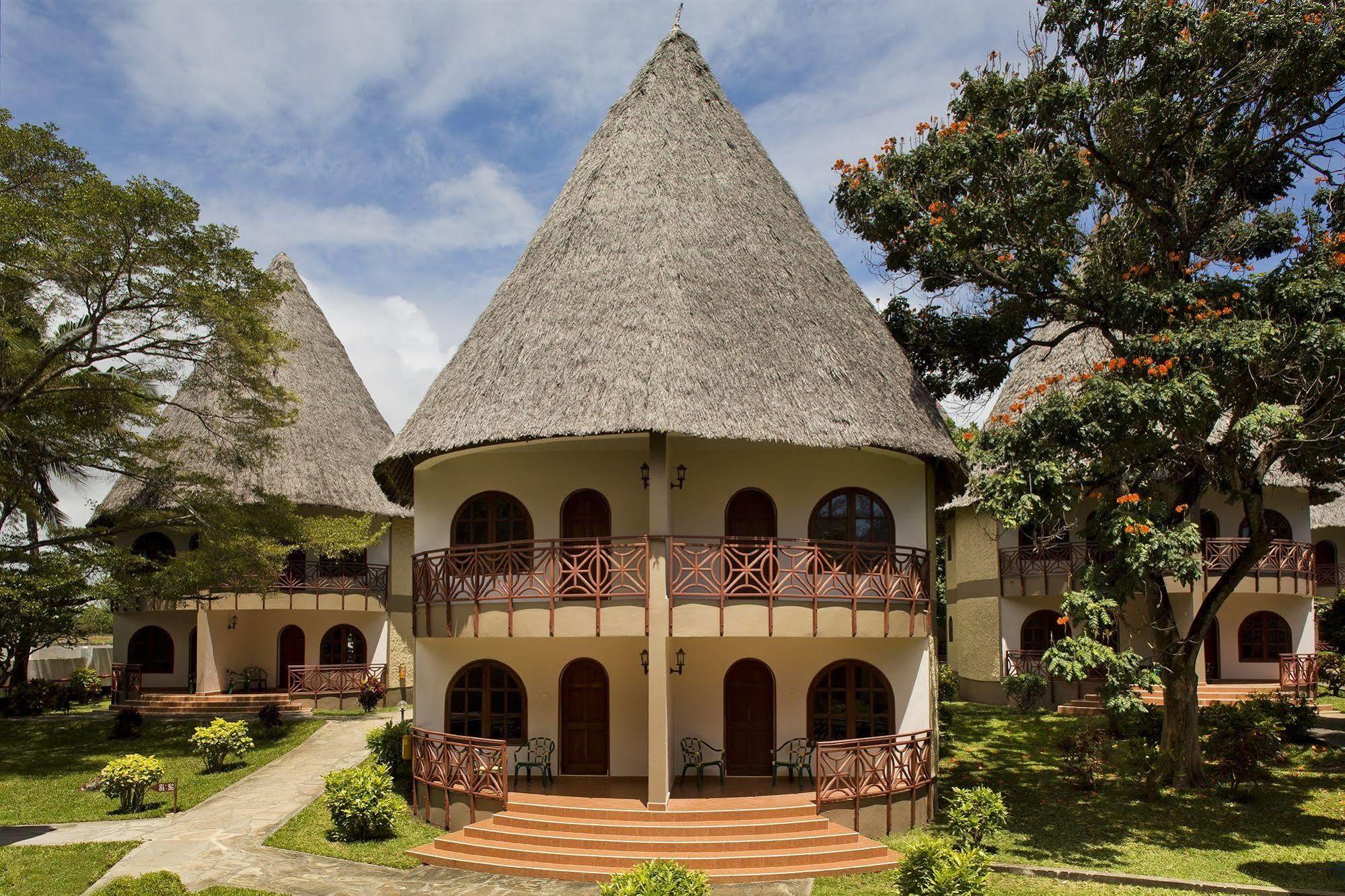 Neptune Paradise Beach Resort & Spa Galu Esterno foto