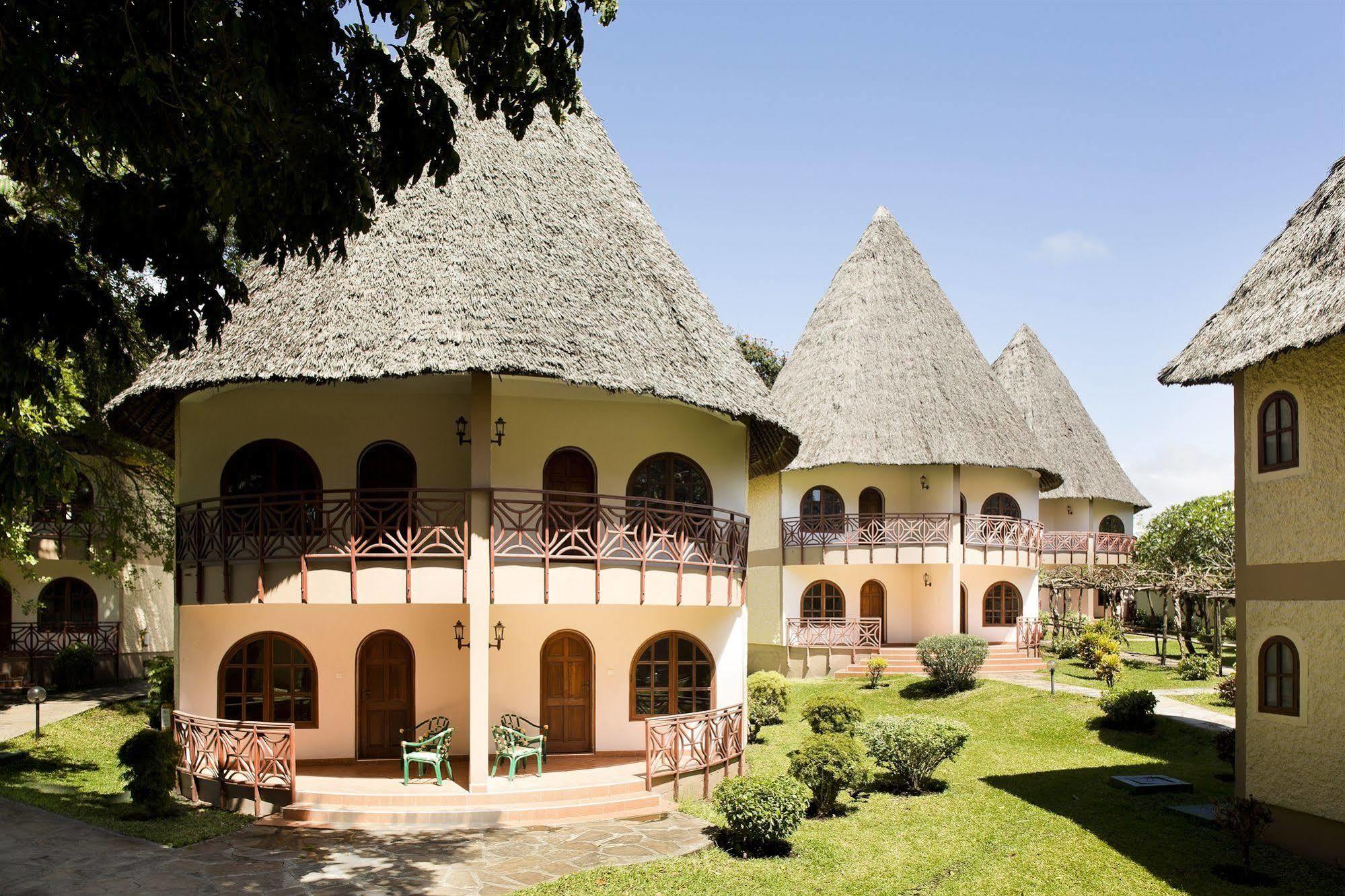 Neptune Paradise Beach Resort & Spa Galu Esterno foto