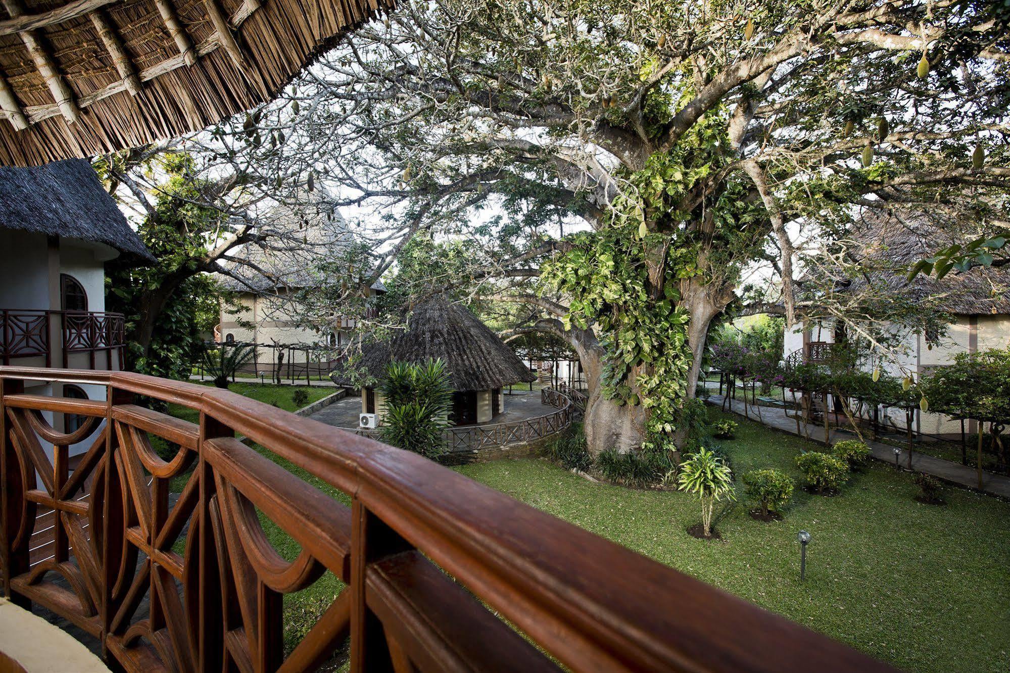 Neptune Paradise Beach Resort & Spa Galu Esterno foto